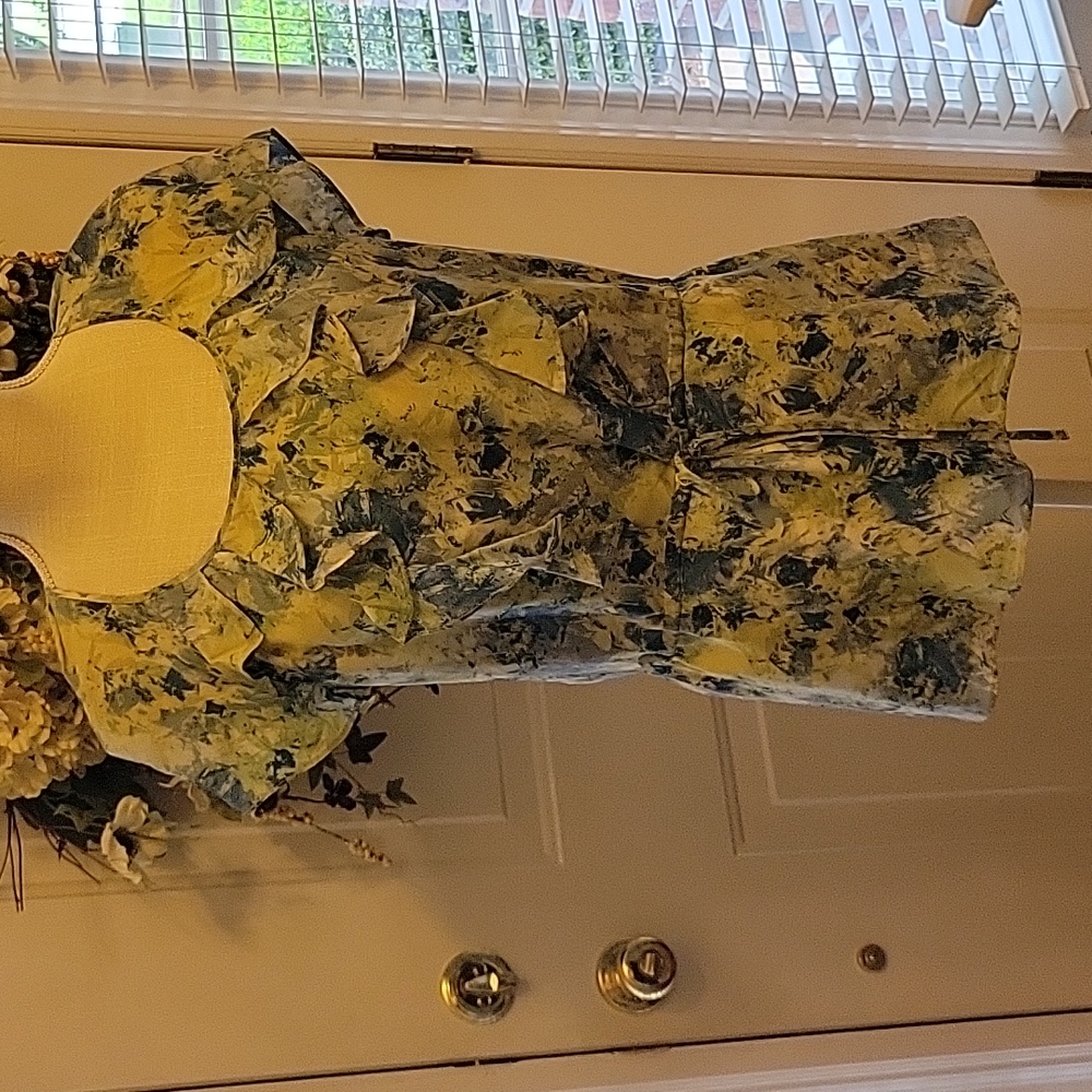 Banana Republic 100% silk blue yellow white print ruffled neck top lined XS EUC…